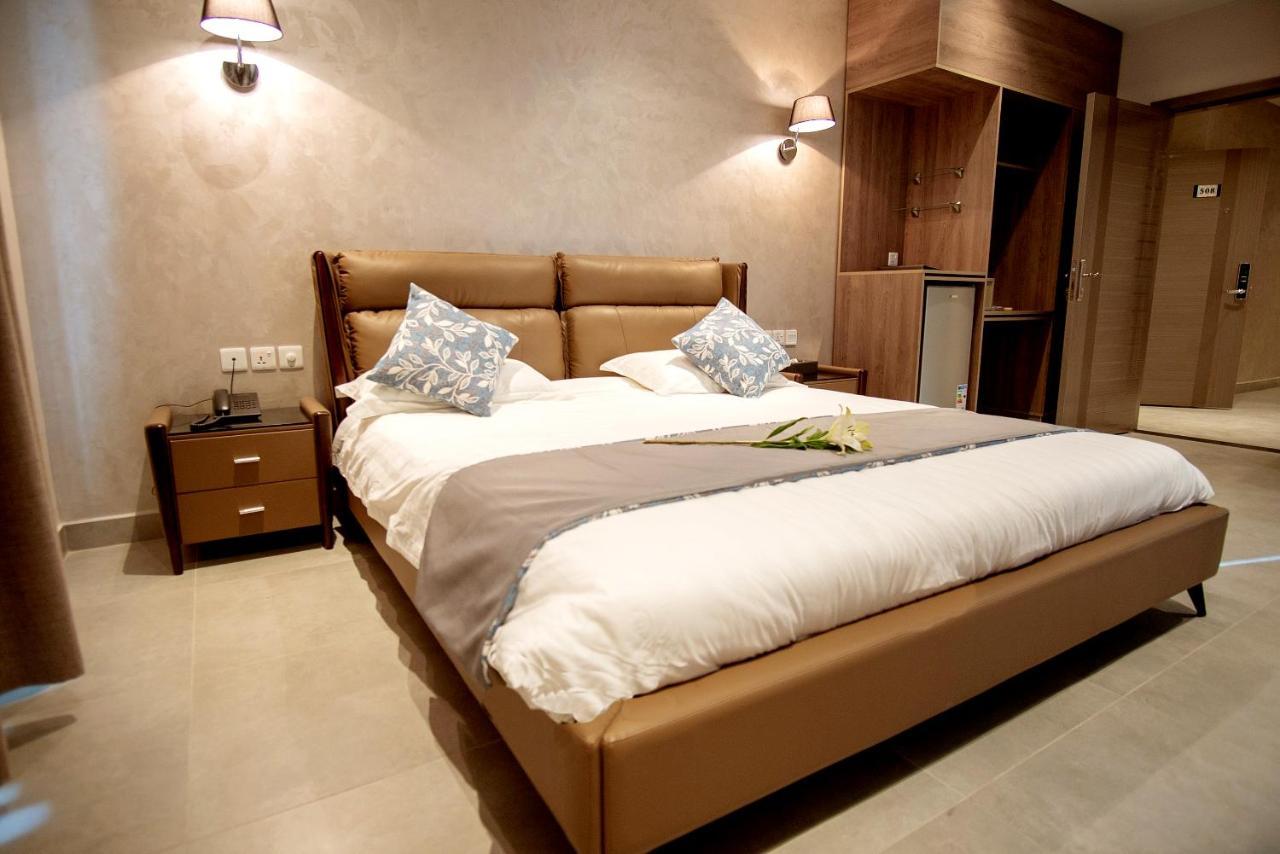 My Luxury Hotel Aqaba Esterno foto