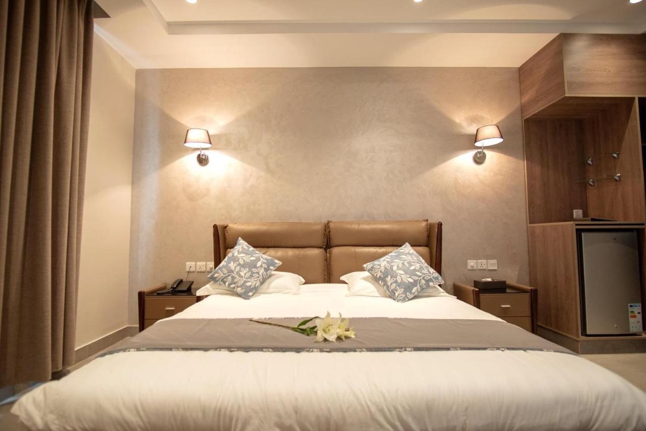 My Luxury Hotel Aqaba Esterno foto