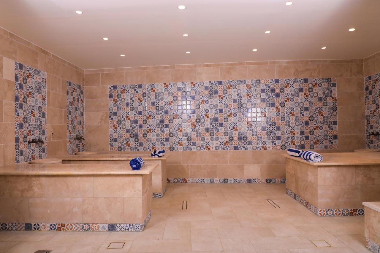 My Luxury Hotel Aqaba Esterno foto