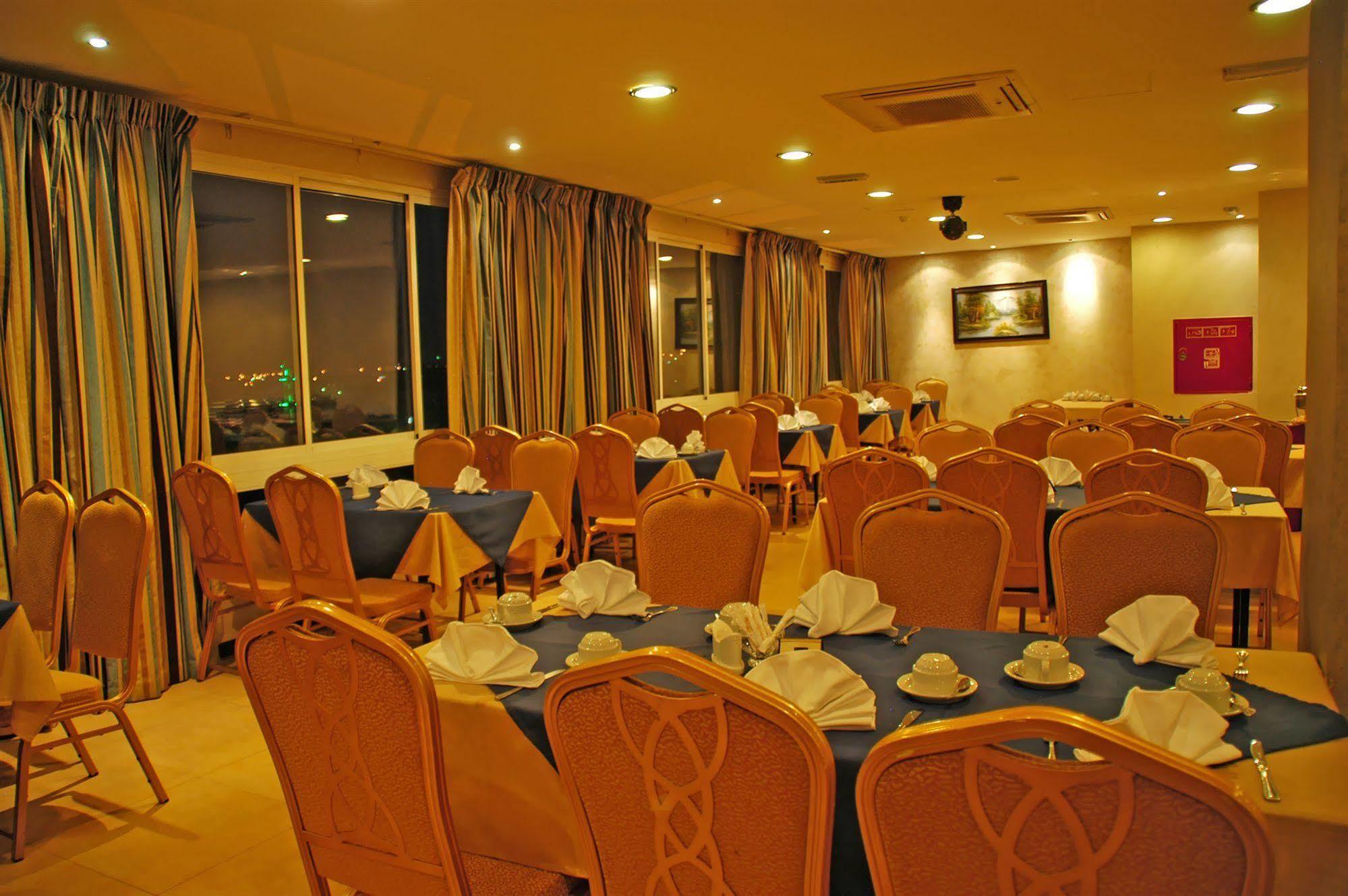 My Luxury Hotel Aqaba Esterno foto