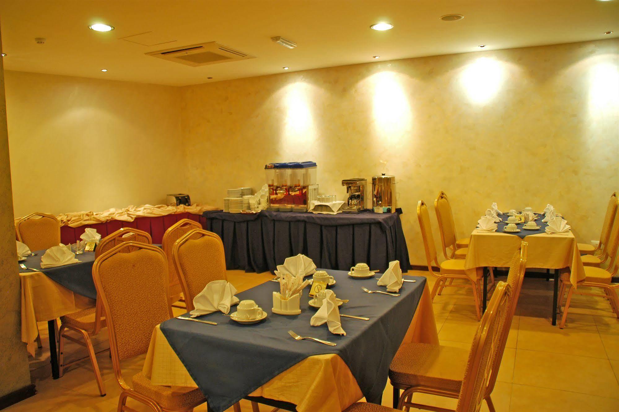 My Luxury Hotel Aqaba Esterno foto
