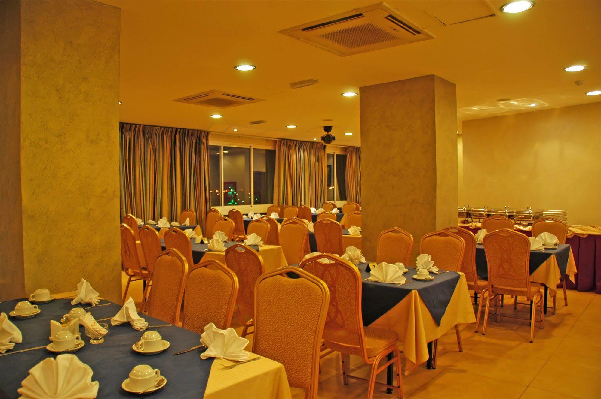 My Luxury Hotel Aqaba Esterno foto