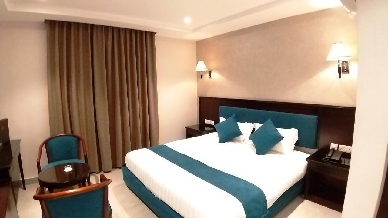 My Luxury Hotel Aqaba Esterno foto